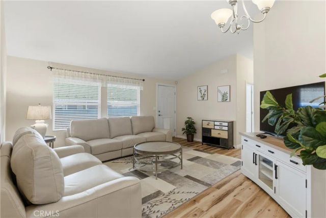 1225 Taft 5, Bakersfield, CA 93307