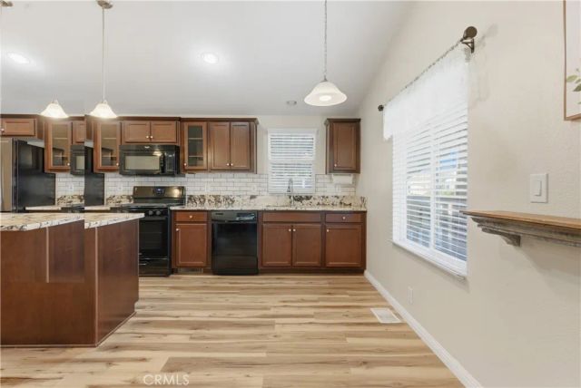 1225 Taft 5, Bakersfield, CA 93307