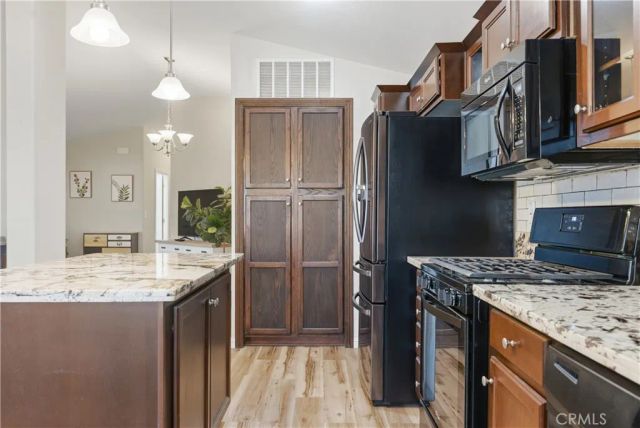 1225 Taft 5, Bakersfield, CA 93307