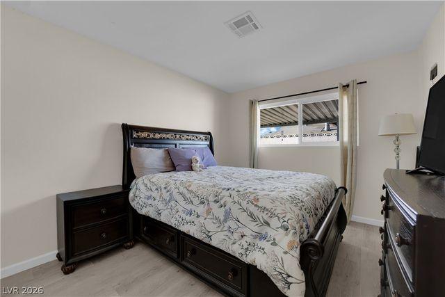 5280 Vicksburg Avenue, Las Vegas, NV 89122