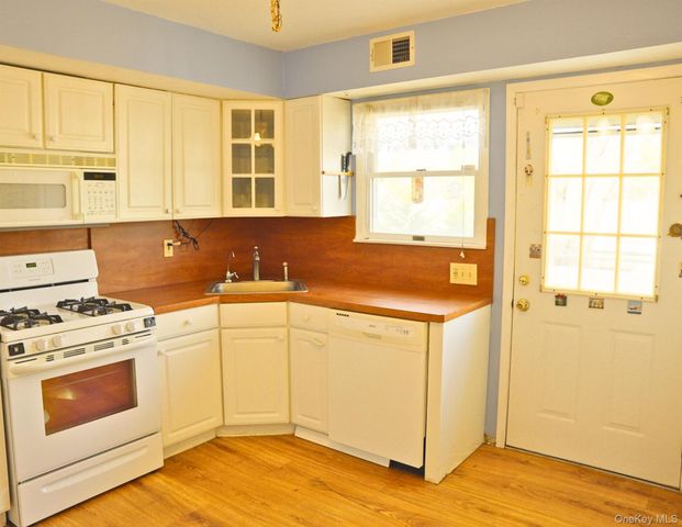 106 Harrison Avenue, Bethpage, NY 11714