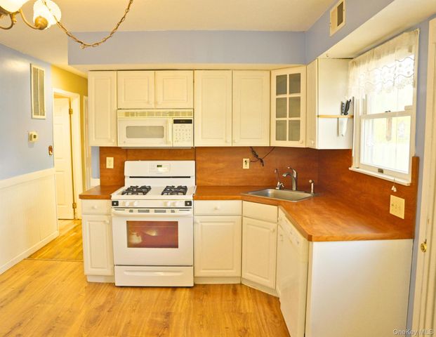 106 Harrison Avenue, Bethpage, NY 11714