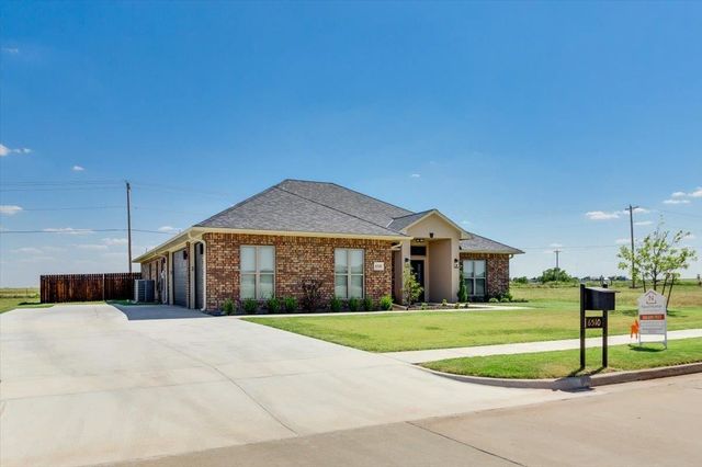 6510 SW Whispering Oak, Lawton, OK 73505