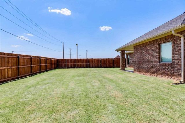 6510 SW Whispering Oak, Lawton, OK 73505