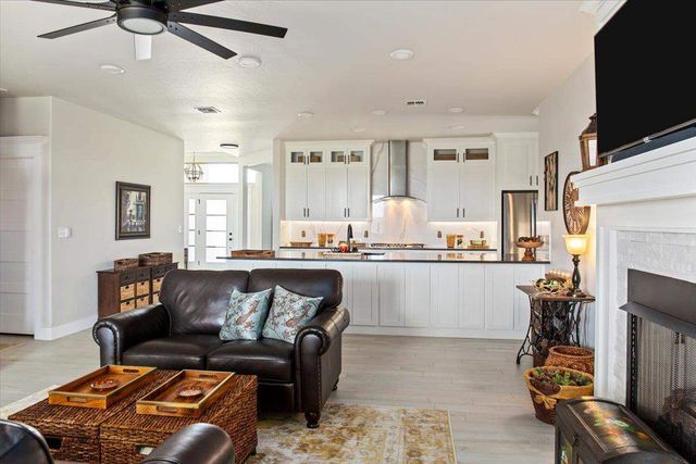 6510 SW Whispering Oak, Lawton, OK 73505