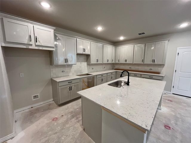 116 Clover BND, Liberty Hill, TX 78642