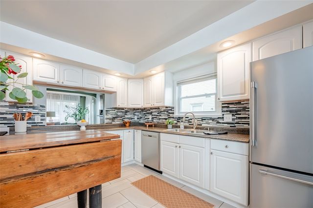 234 Pemberton Road, Irondequoit, NY 14622