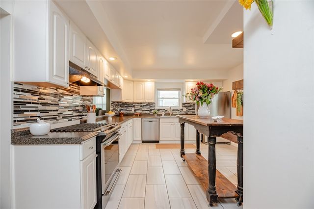 234 Pemberton Road, Irondequoit, NY 14622