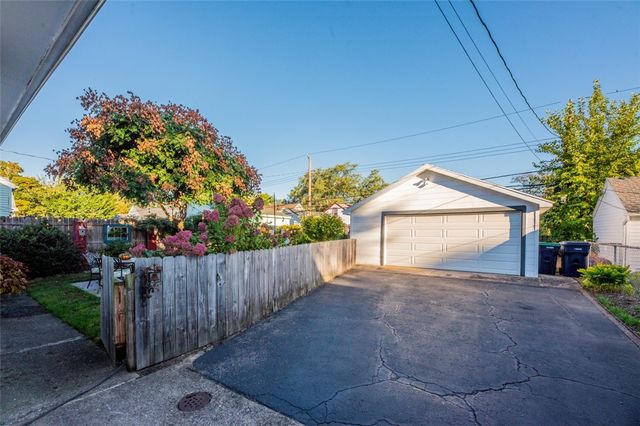 234 Pemberton Road, Irondequoit, NY 14622