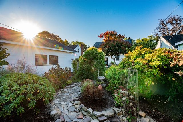 234 Pemberton Road, Irondequoit, NY 14622