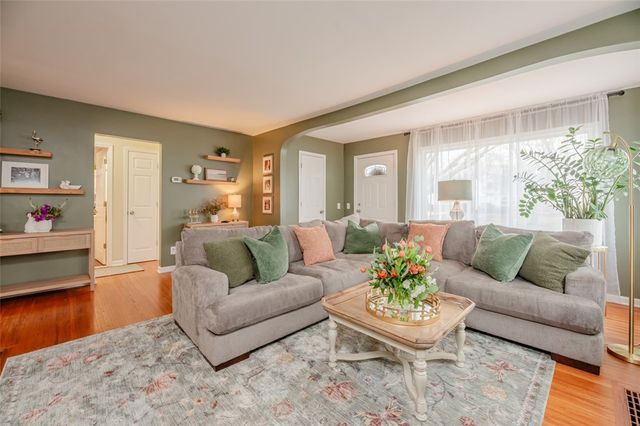 234 Pemberton Road, Irondequoit, NY 14622