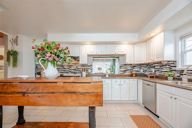 234 Pemberton Road, Irondequoit, NY 14622