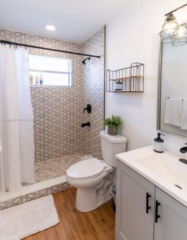329 SE 2nd St, Hallandale Beach, FL 33009