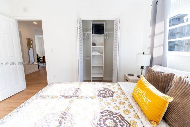 329 SE 2nd St, Hallandale Beach, FL 33009