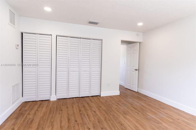 329 SE 2nd St, Hallandale Beach, FL 33009