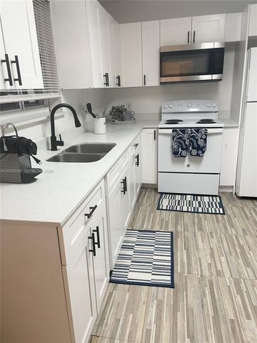 329 SE 2nd St, Hallandale Beach, FL 33009