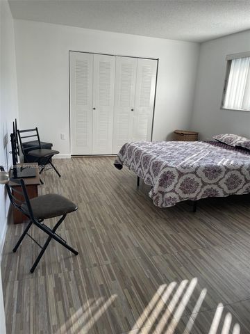 329 SE 2nd St, Hallandale Beach, FL 33009