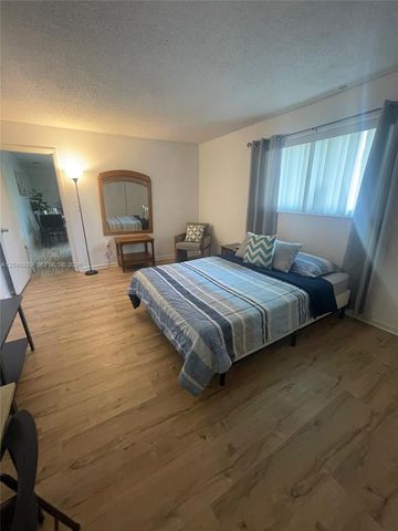 329 SE 2nd St, Hallandale Beach, FL 33009