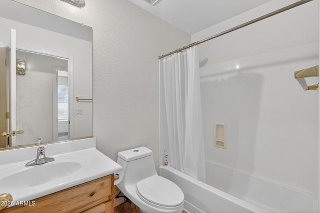 1111 E PALOMINO Way, San Tan Valley, AZ 85143