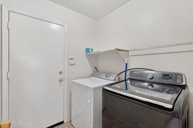 1111 E PALOMINO Way, San Tan Valley, AZ 85143