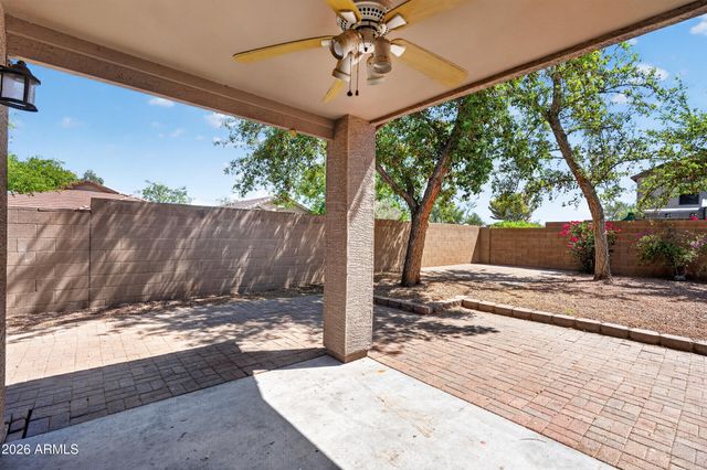 1111 E PALOMINO Way, San Tan Valley, AZ 85143