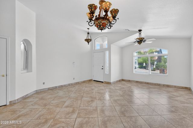 1111 E PALOMINO Way, San Tan Valley, AZ 85143