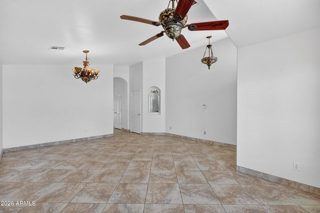 1111 E PALOMINO Way, San Tan Valley, AZ 85143