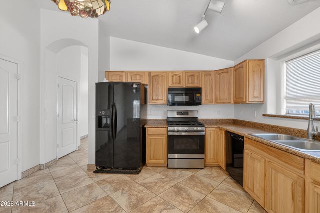 1111 E PALOMINO Way, San Tan Valley, AZ 85143