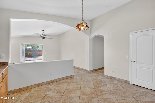 1111 E PALOMINO Way, San Tan Valley, AZ 85143