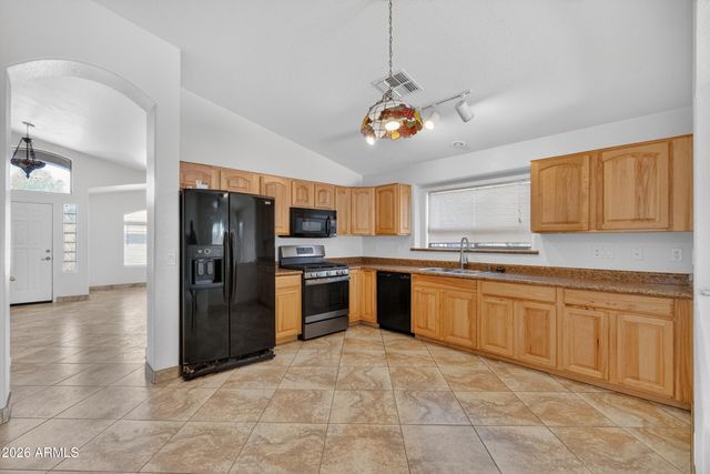 1111 E PALOMINO Way, San Tan Valley, AZ 85143