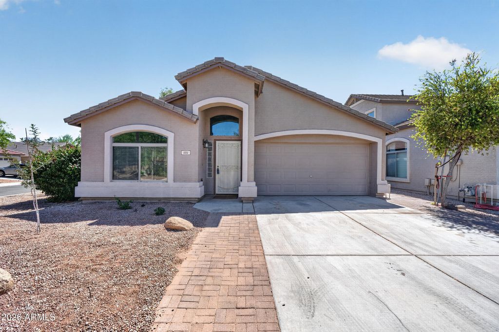 1111 E PALOMINO Way, San Tan Valley, AZ 85143
