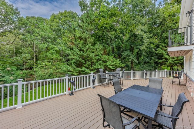 5 Buena Vista Road, Port Jefferson, NY 11777