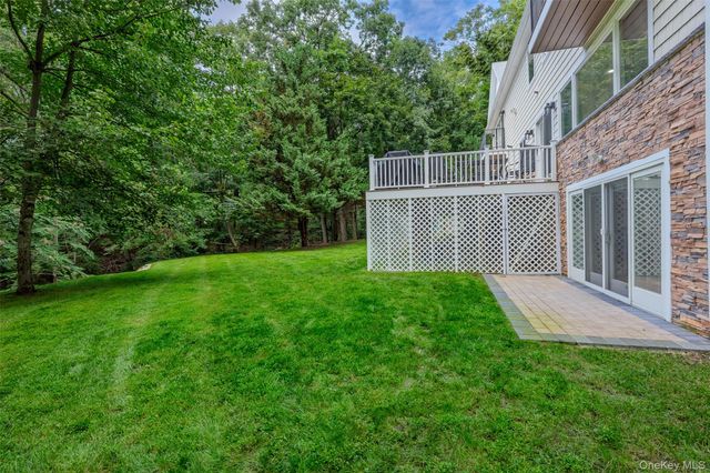 5 Buena Vista Road, Port Jefferson, NY 11777
