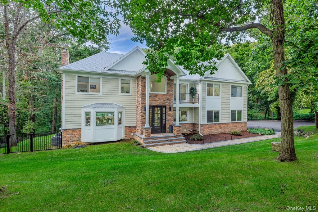 5 Buena Vista Road, Port Jefferson, NY 11777