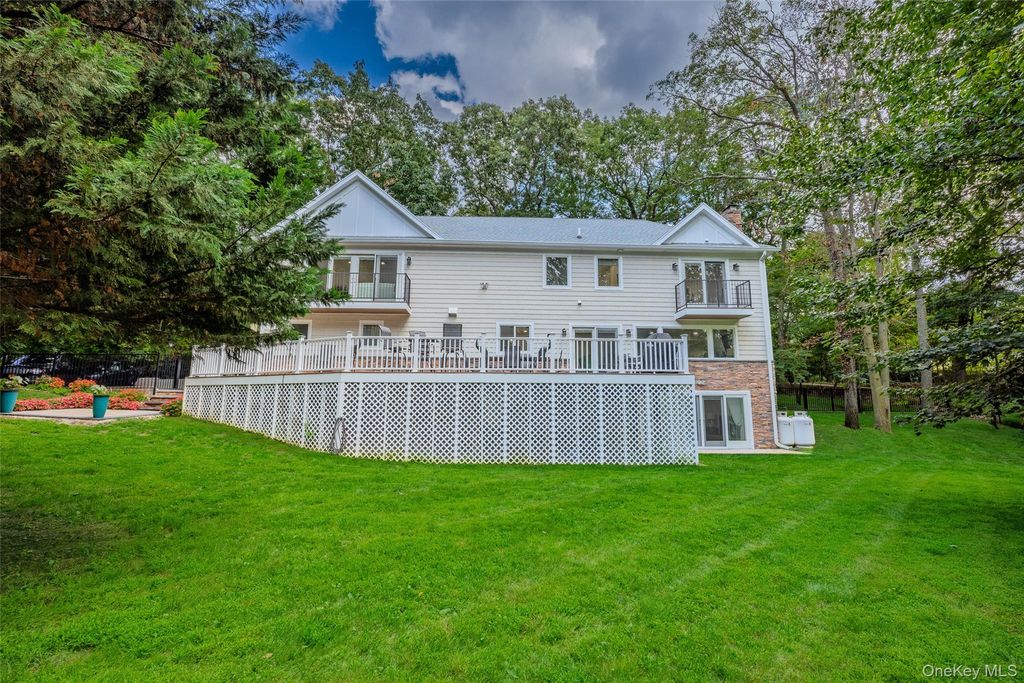 5 Buena Vista Road, Port Jefferson, NY 11777 — photo 3