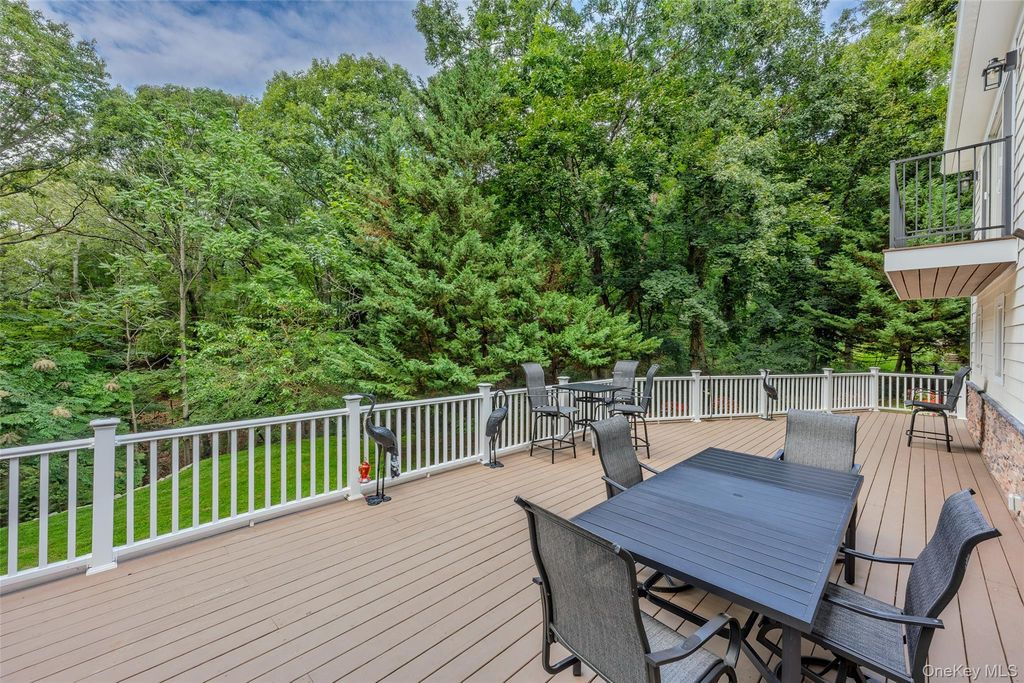 5 Buena Vista Road, Port Jefferson, NY 11777 — photo 4