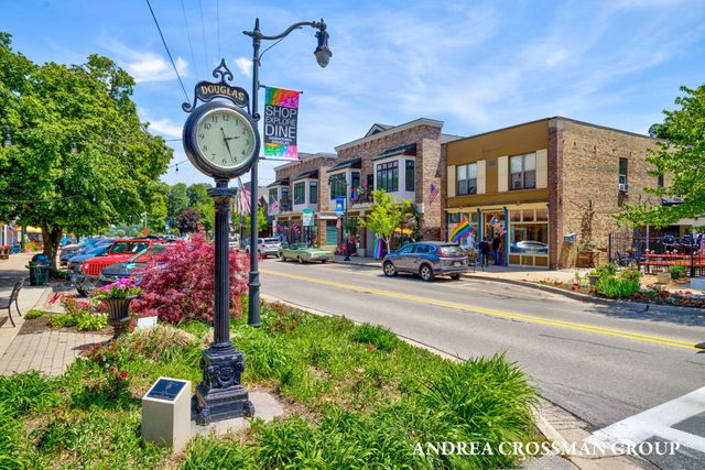 36 Center Street 6, Douglas, MI 49406