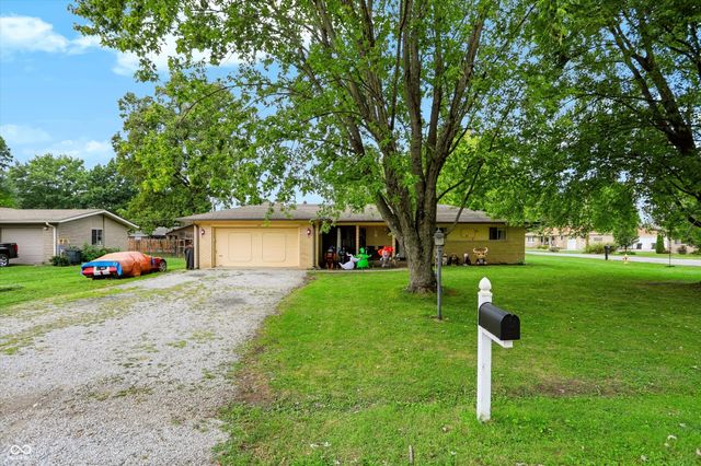 166 Altum Court, Bargersville, IN 46106