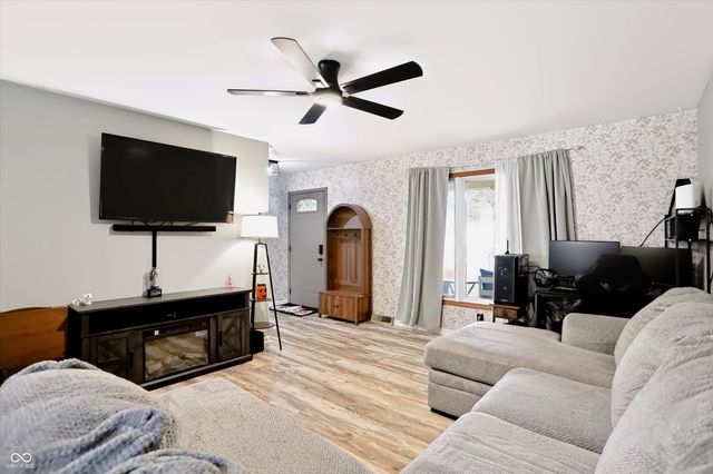 166 Altum Court, Bargersville, IN 46106