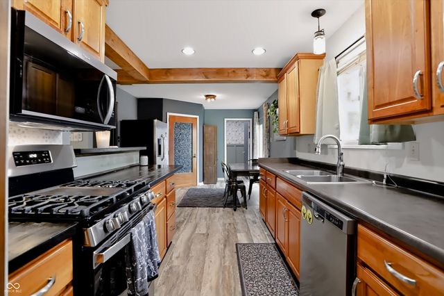 166 Altum Court, Bargersville, IN 46106