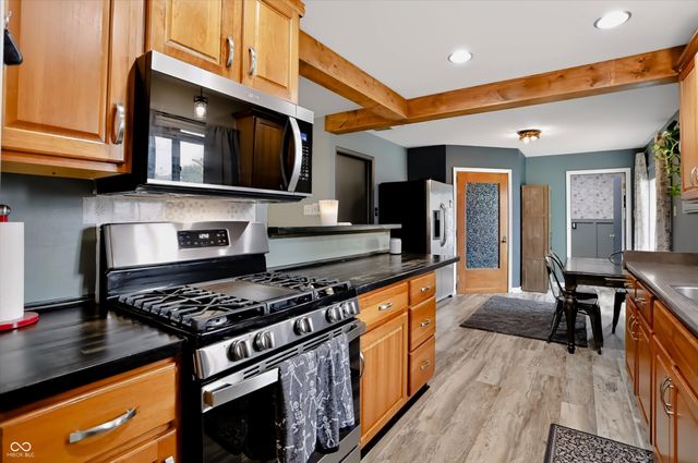 166 Altum Court, Bargersville, IN 46106