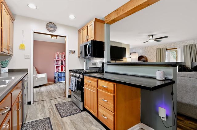 166 Altum Court, Bargersville, IN 46106