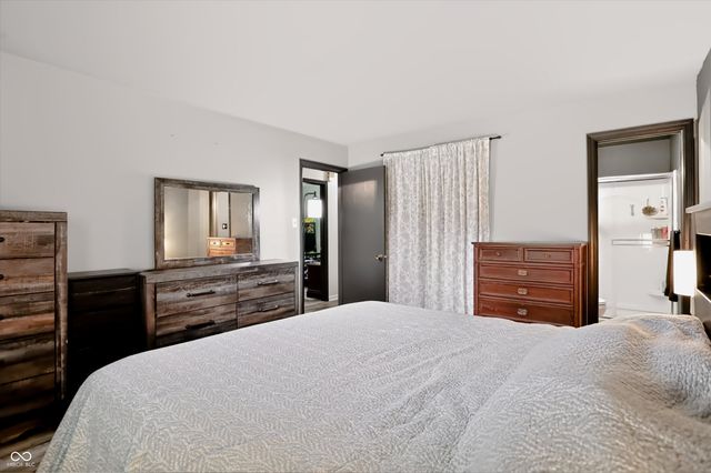 166 Altum Court, Bargersville, IN 46106