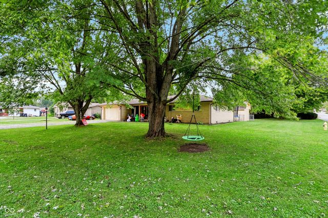166 Altum Court, Bargersville, IN 46106