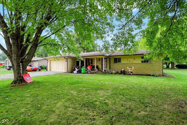 166 Altum Court, Bargersville, IN 46106