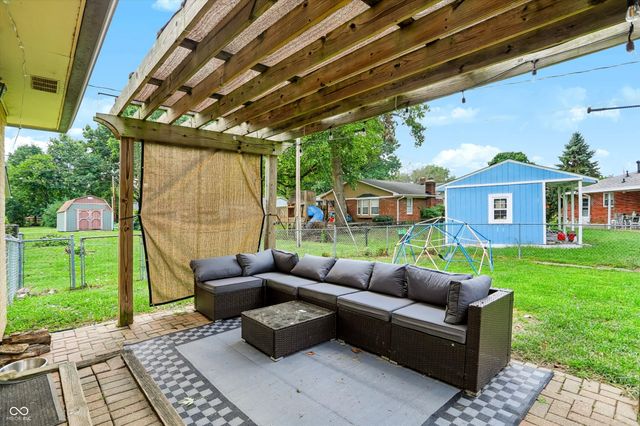 166 Altum Court, Bargersville, IN 46106
