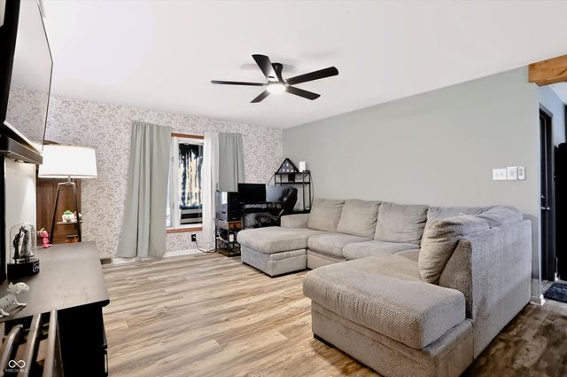 166 Altum Court, Bargersville, IN 46106