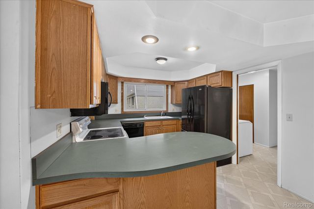 33237 Hampshire Road, Livonia, MI 48154