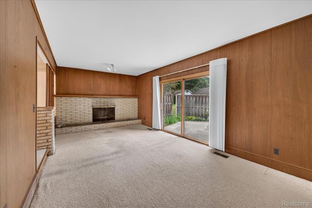 33237 Hampshire Road, Livonia, MI 48154