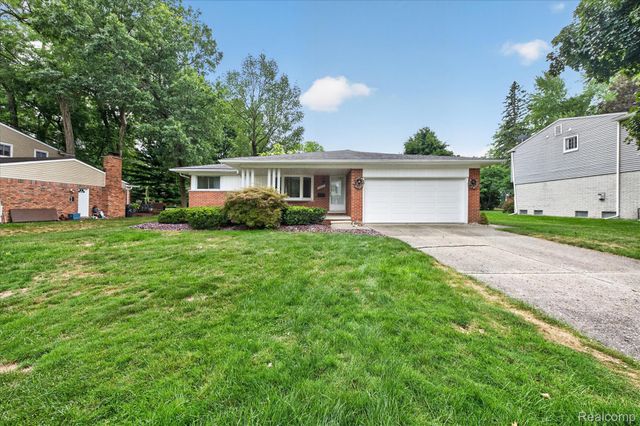 33237 Hampshire Road, Livonia, MI 48154